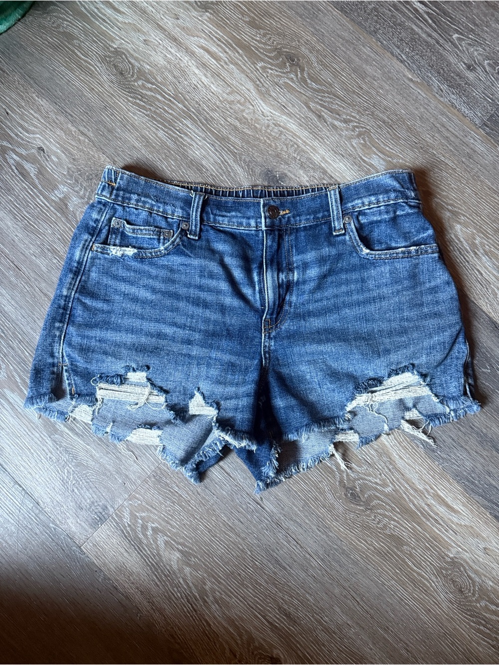 aerie M Daydream Woman’s Distressed Lightweight Denim Shorts Elastic Waistband